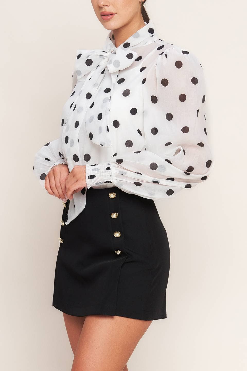 A solid woven skort - IP9058: Black / Contemporary / M