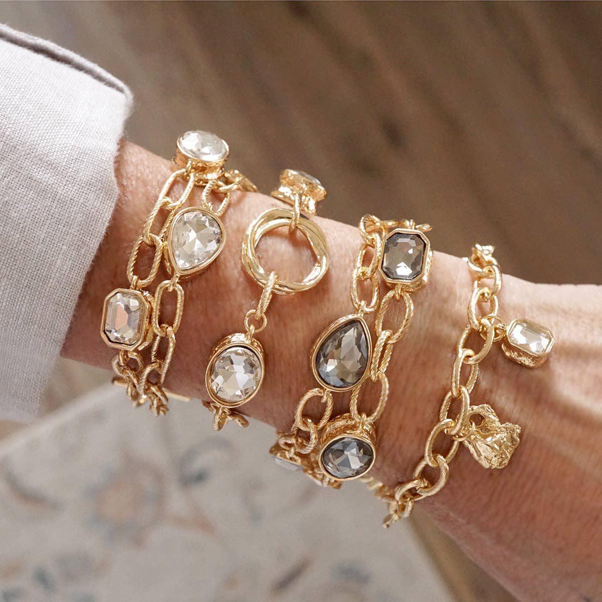 Brilliant Bond – Statement Chain Bracelets with Reflective Crystals: Double strand - Gray crystals