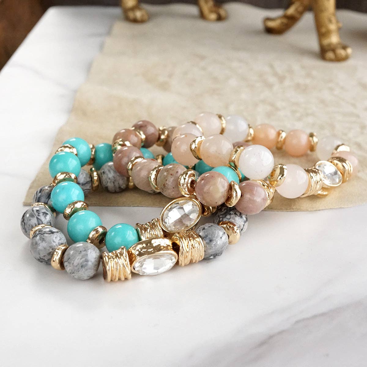Earthy Gleam – Statement Beaded Bracelet with Oval Crystal: Gray