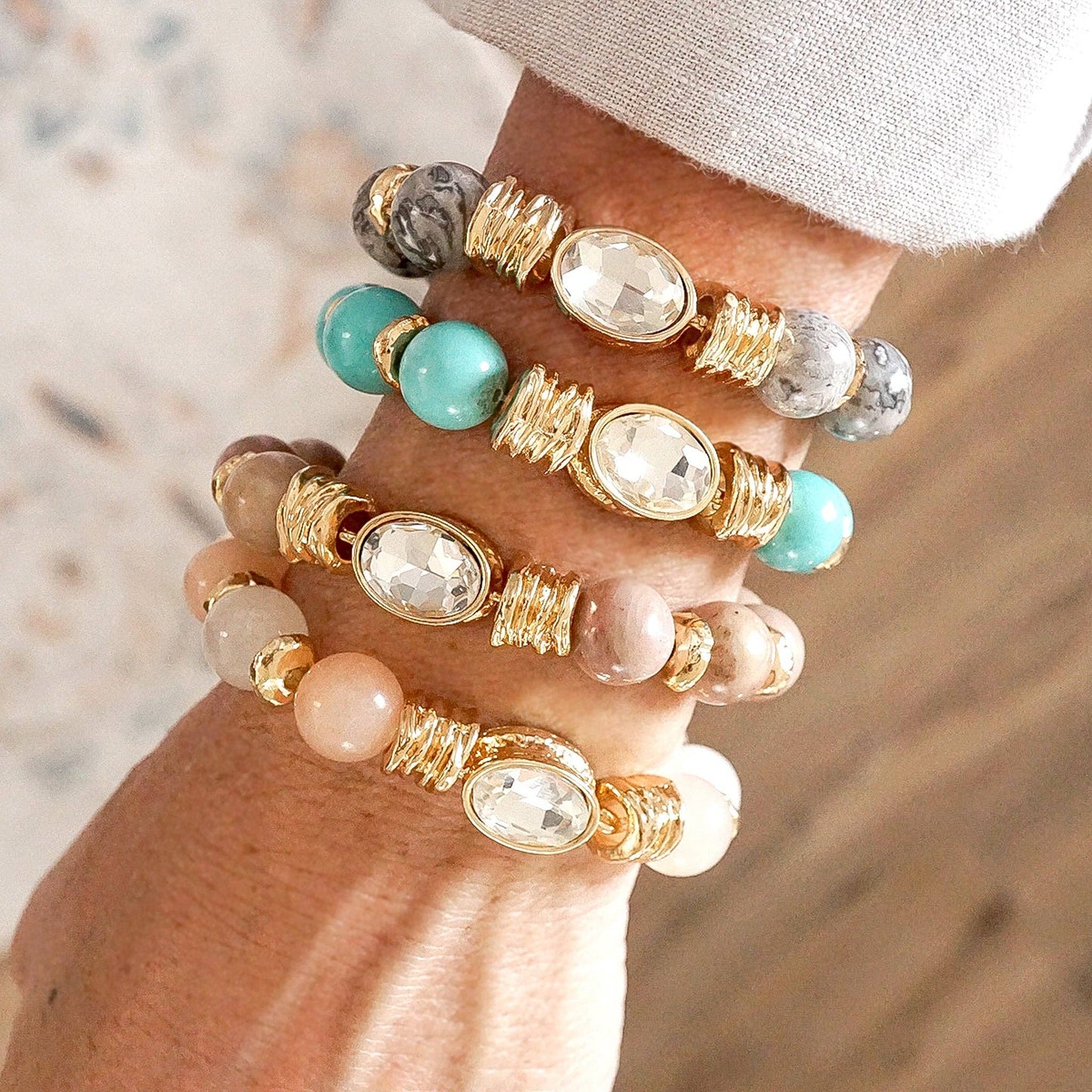 Earthy Gleam – Statement Beaded Bracelet with Oval Crystal: Gray