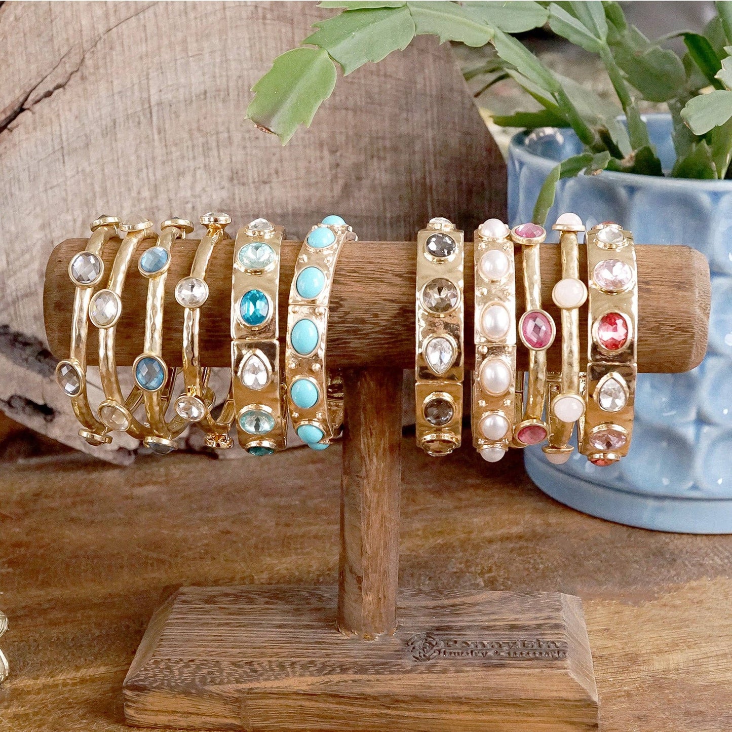 Sparkly clear crystals bangle in Gold Or Silver Tone: Gold Tone