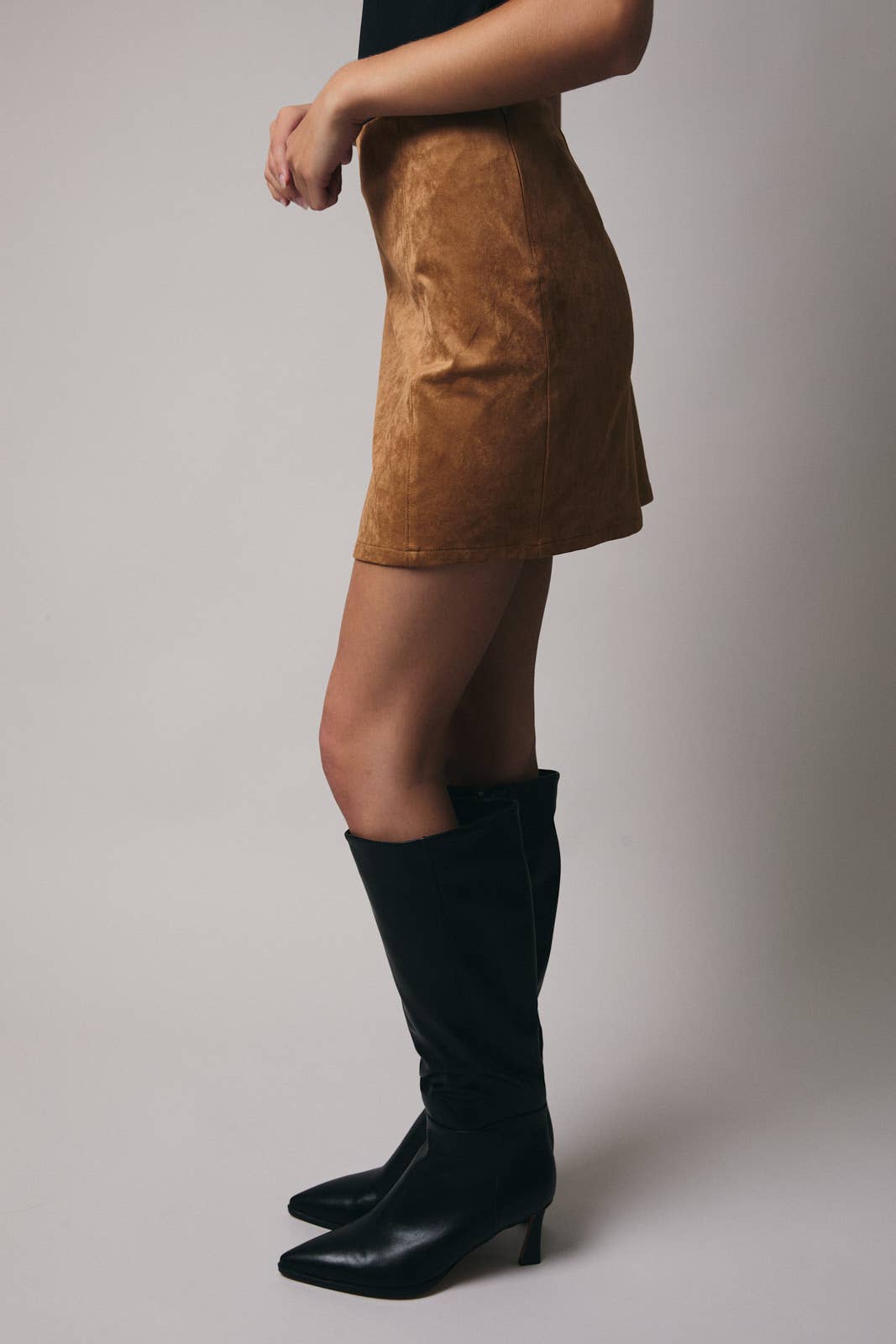 SUEDE MINI SKIRT: TAN / L