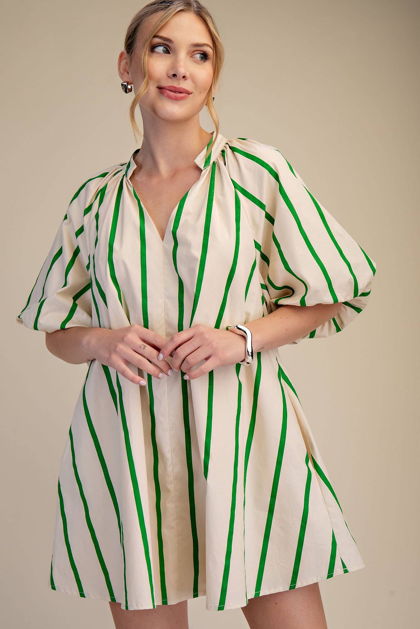 Puff-Sleeve Stripe Mini Shift Dress: Kelly Green / S