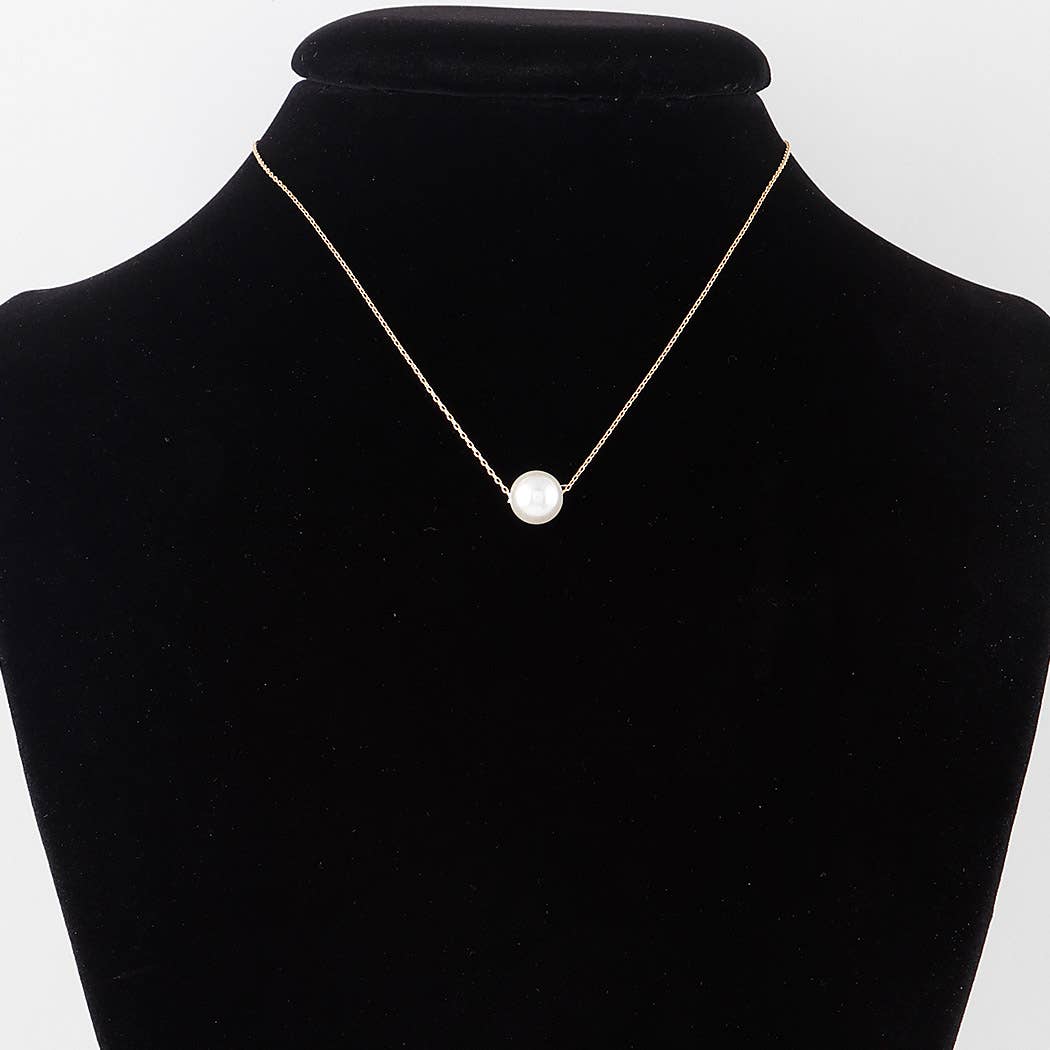 Classic Pearl Pendant Necklace: SCR