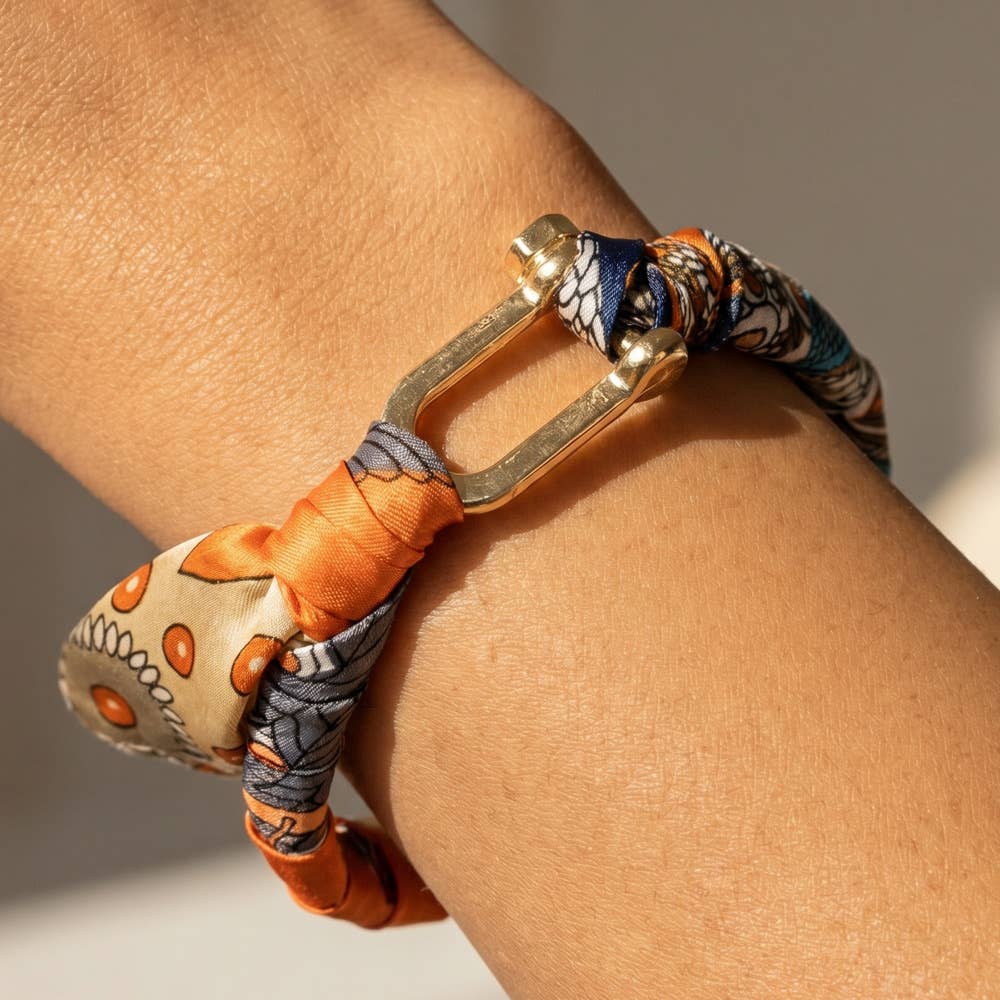 Scarf Wrapped Tube Bangle Bracelet: GDWHT