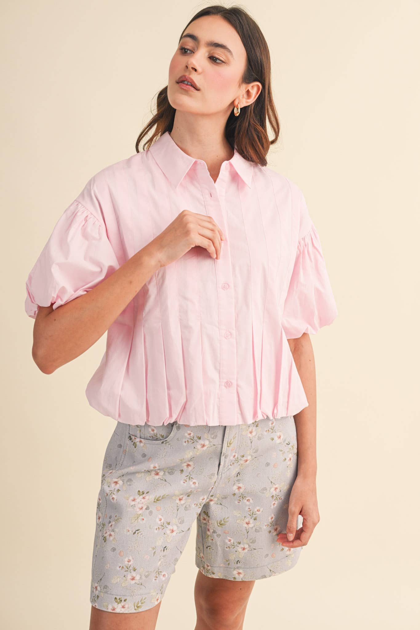 PLEATED BUBBLE HEM BUTTON DOWN TOP MTP4694: SKY BLUE / M