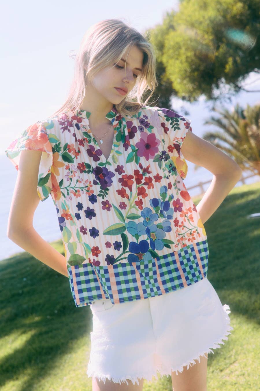 Floral Border Printed Flutter Sleeve Blouse: Peach Bloom / M