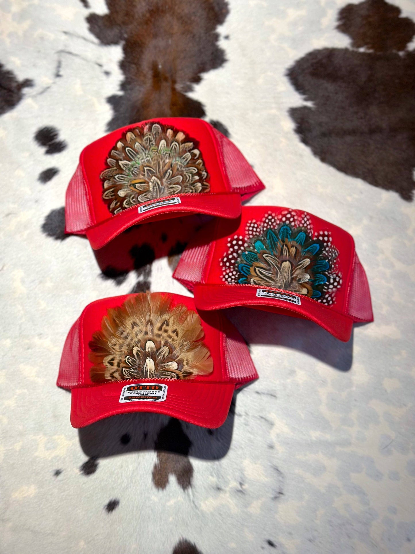 RED FEATHER TRUCKER HAT: No Faux Turquoise / Feather 1