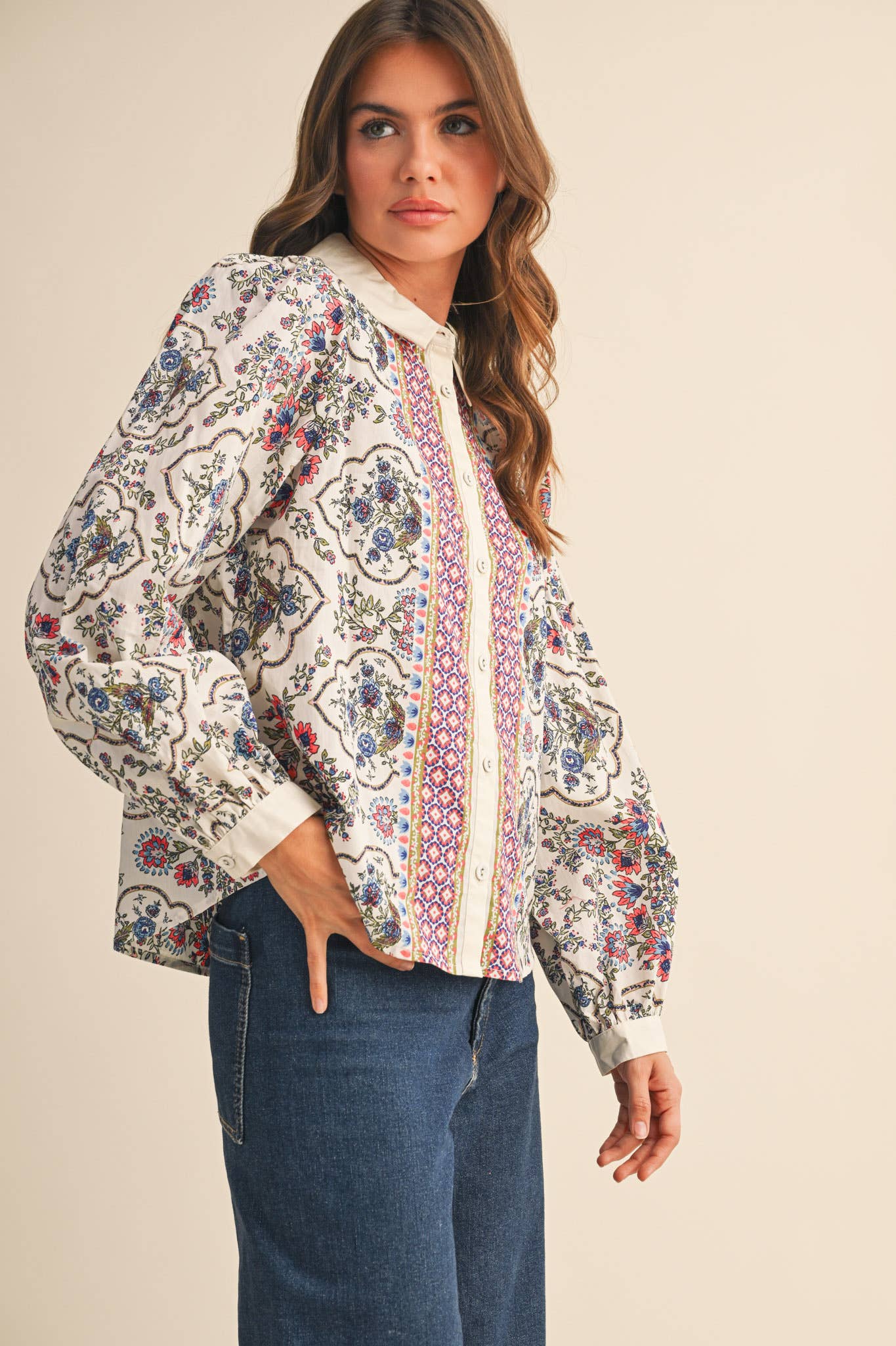 EXCLUSIVE FLORAL BORDER PRINT BUTTON UP TOP MTP4126: Ivory Multi / L