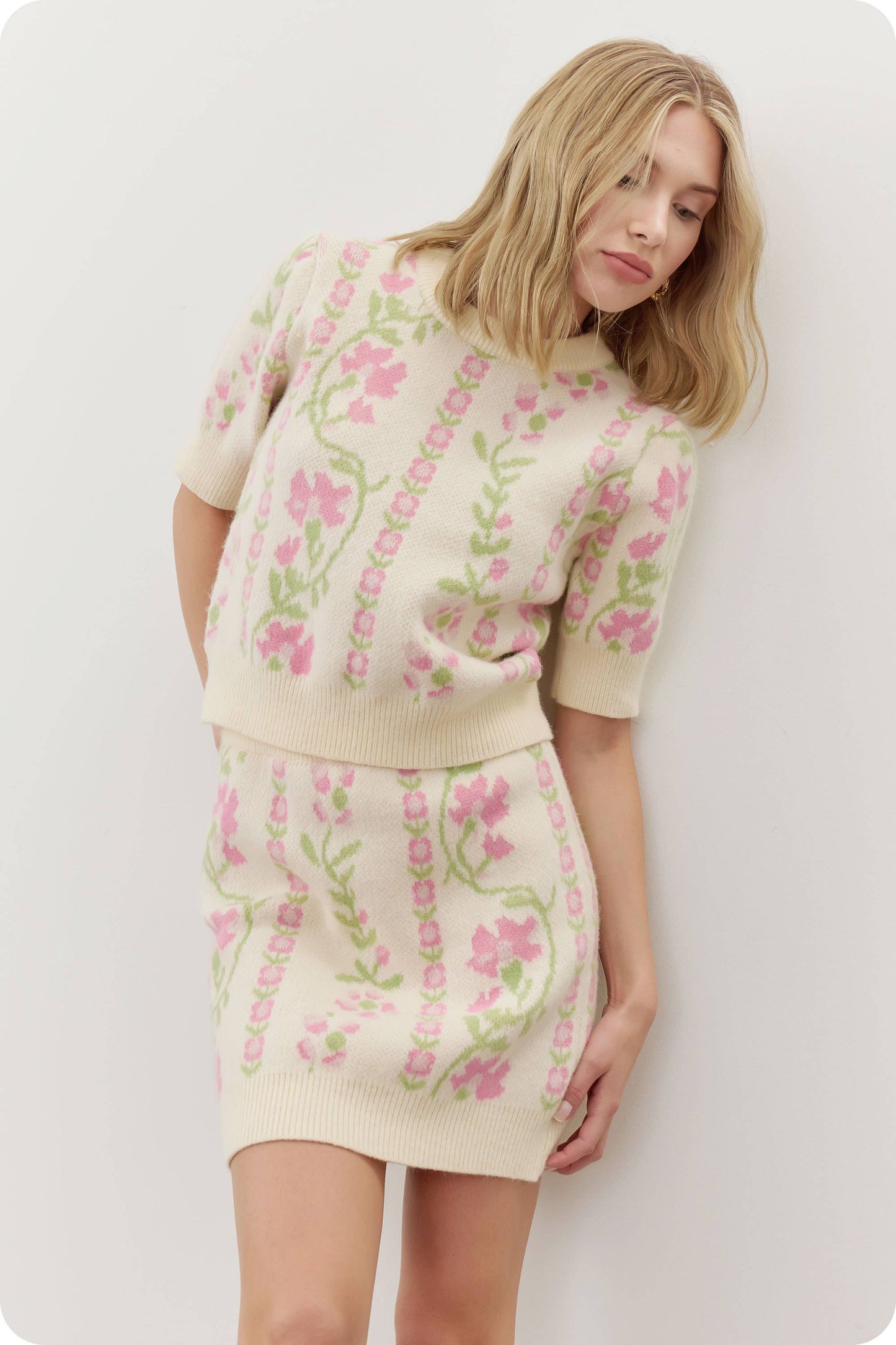 Floral Intarsia Sweater Mini Skirt: Cream / L