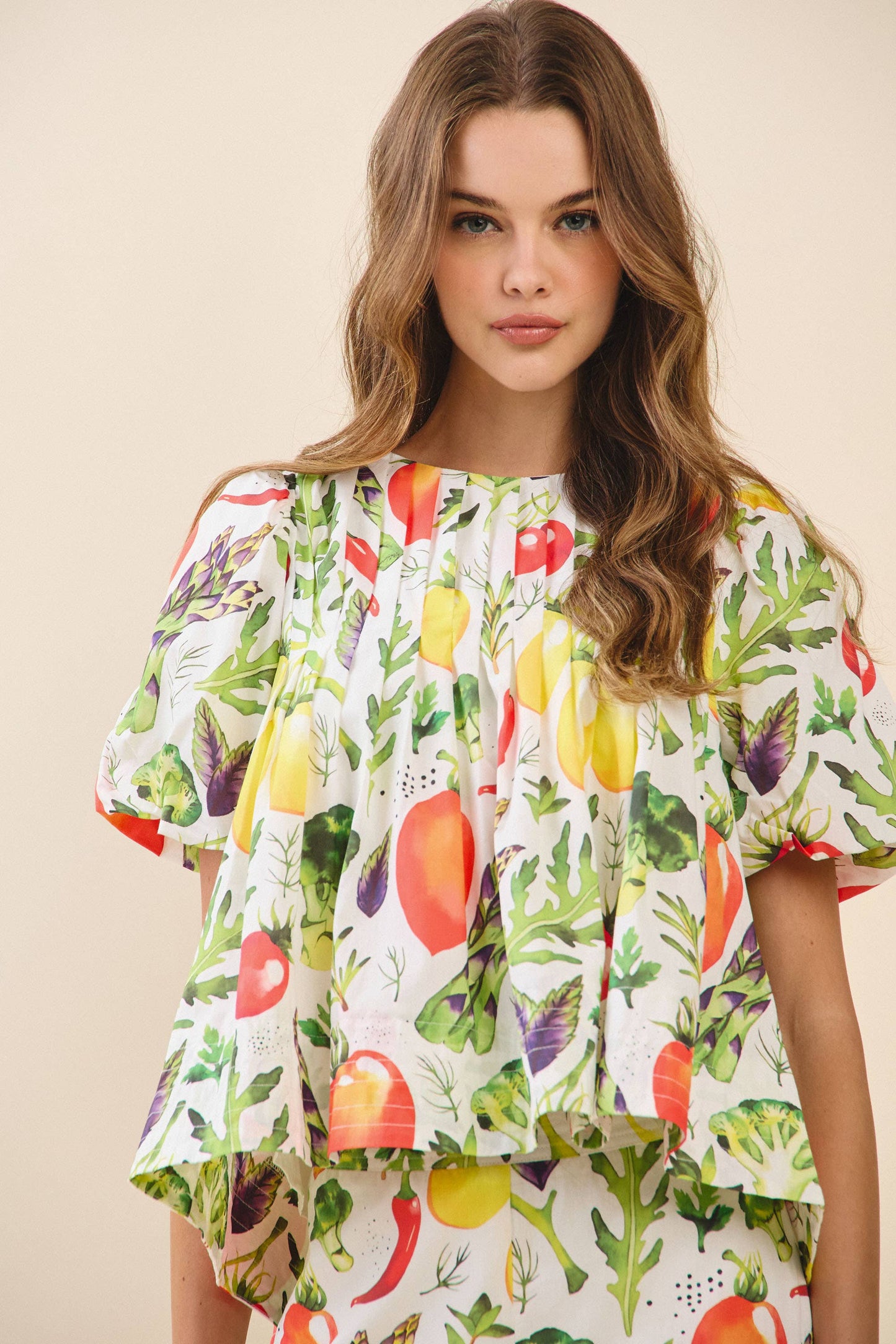 CT9559-Fruit Print Pleated Neckline Poplin Top: MULTI / L