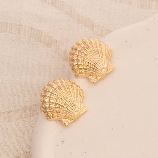 3D SCALLOP SHELL POST EARRINGS: Yellow Gold