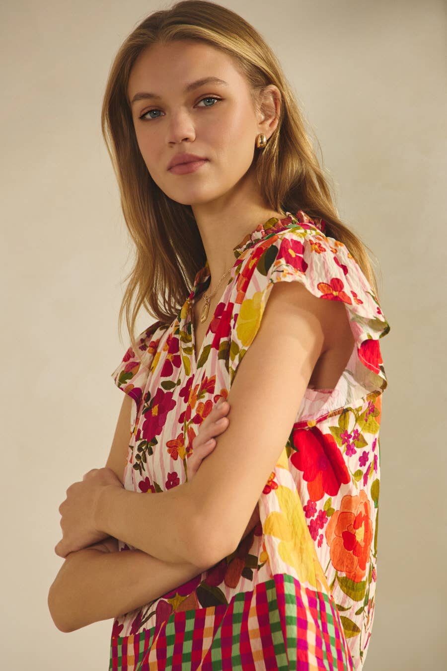 Floral Border Printed Flutter Sleeve Blouse: Peach Bloom / S