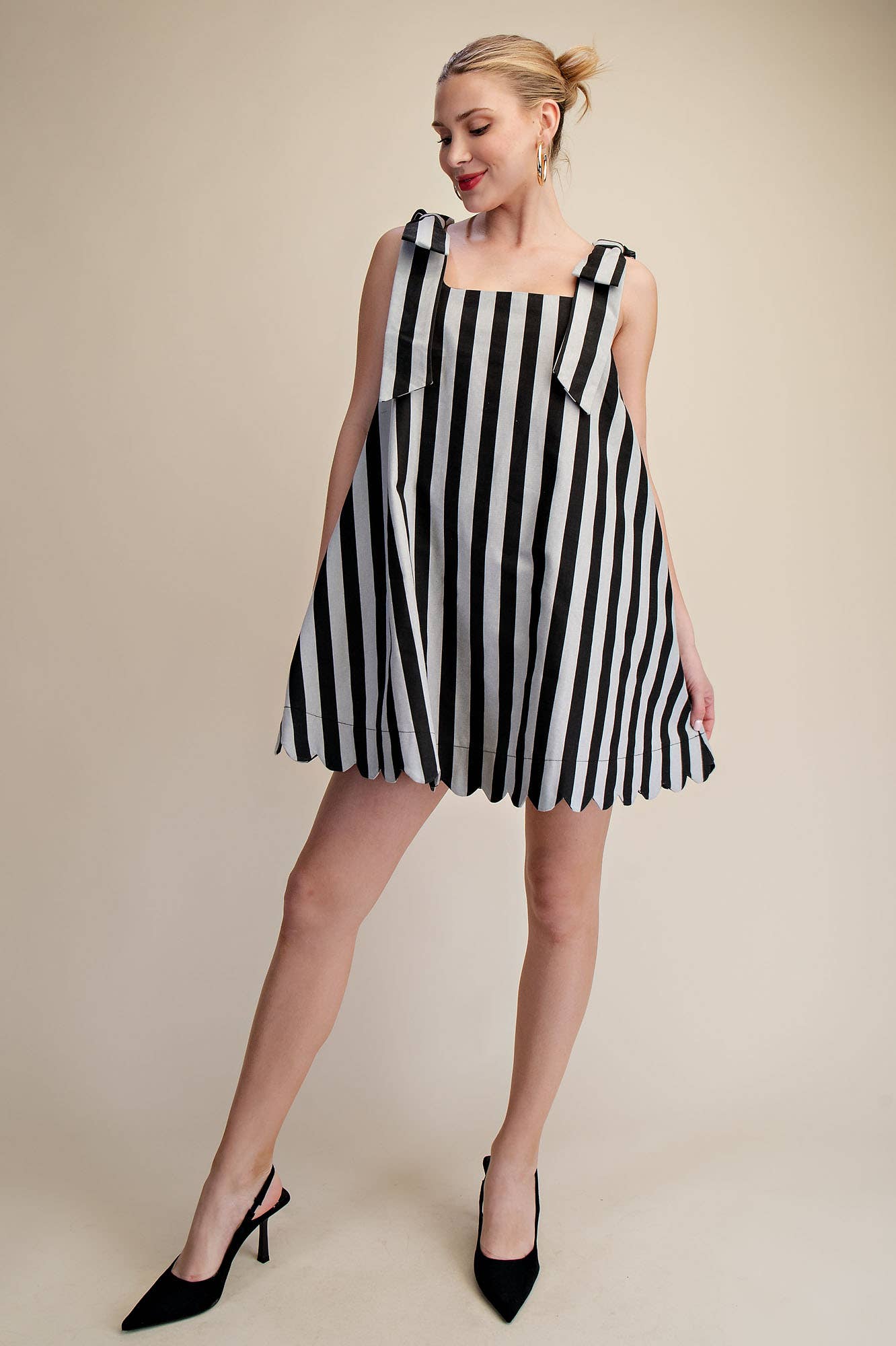 Scoop Neck Bow Shoulder Scallop Mini Dress: Taupe / S