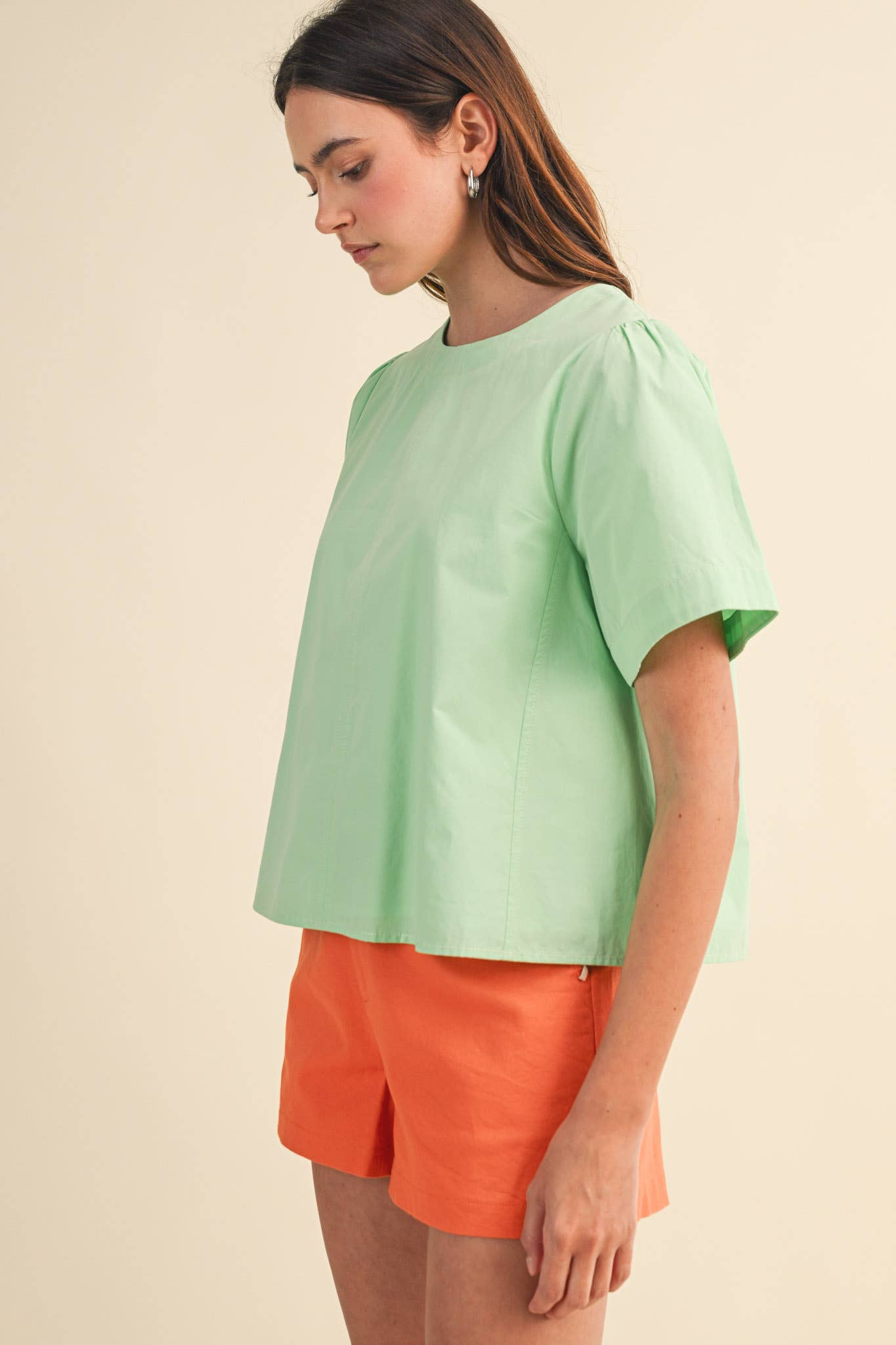 SEAM DETAIL SHORT SLEEVE BOXY TOP MTP4795: APPLE GREEN / L