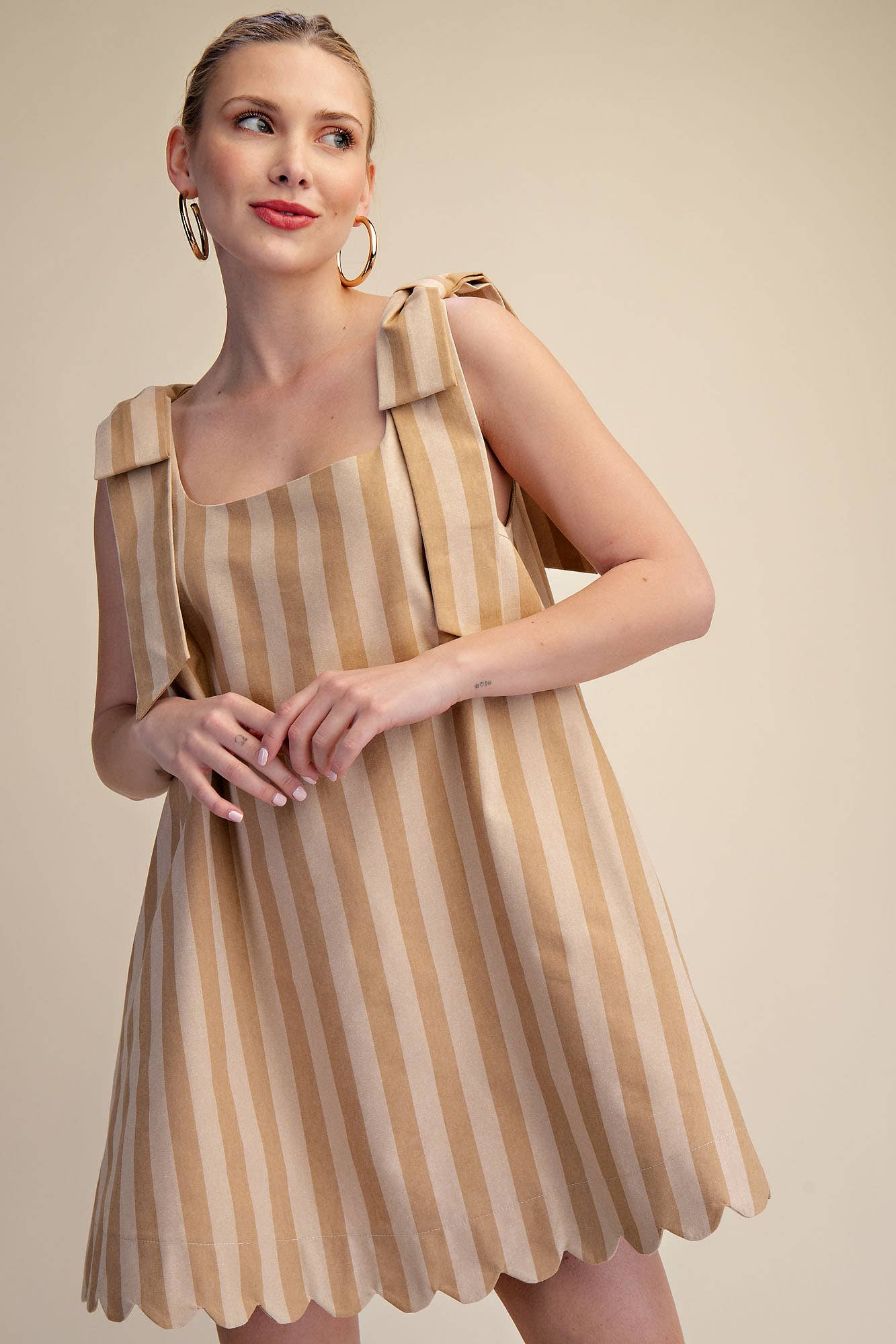 Scoop Neck Bow Shoulder Scallop Mini Dress: Taupe / L
