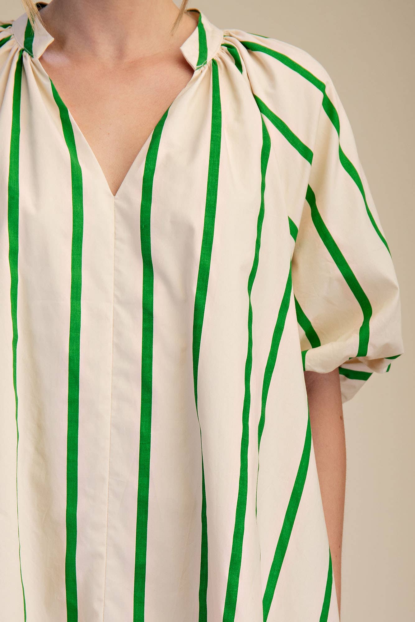 Puff-Sleeve Stripe Mini Shift Dress: Kelly Green / S