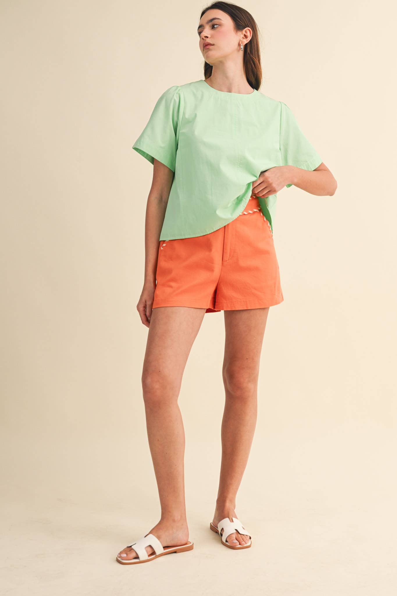 SEAM DETAIL SHORT SLEEVE BOXY TOP MTP4795: APPLE GREEN / S