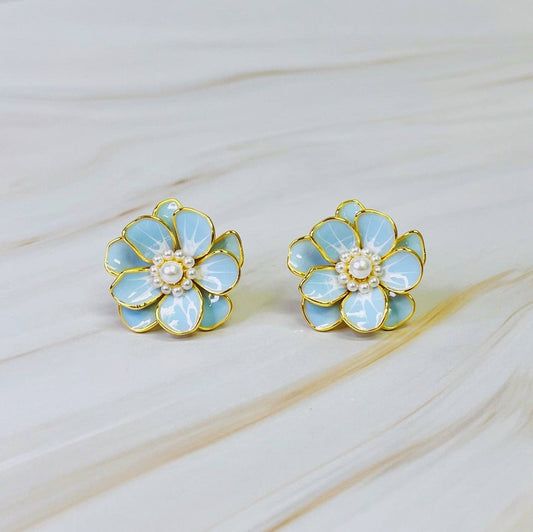 Scarlett Art Of Flower Earrings: Misty Blue