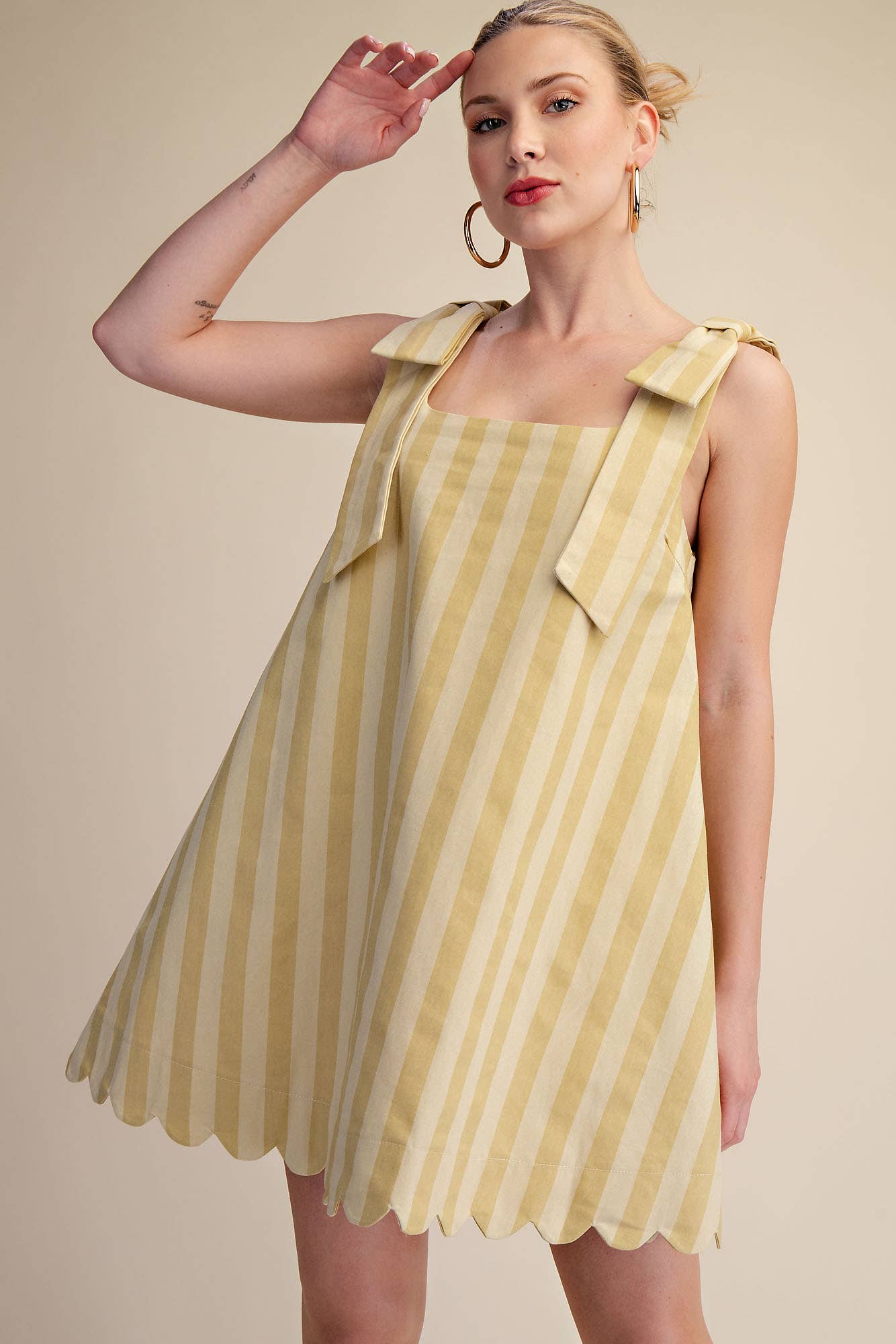 Scoop Neck Bow Shoulder Scallop Mini Dress: Taupe / L