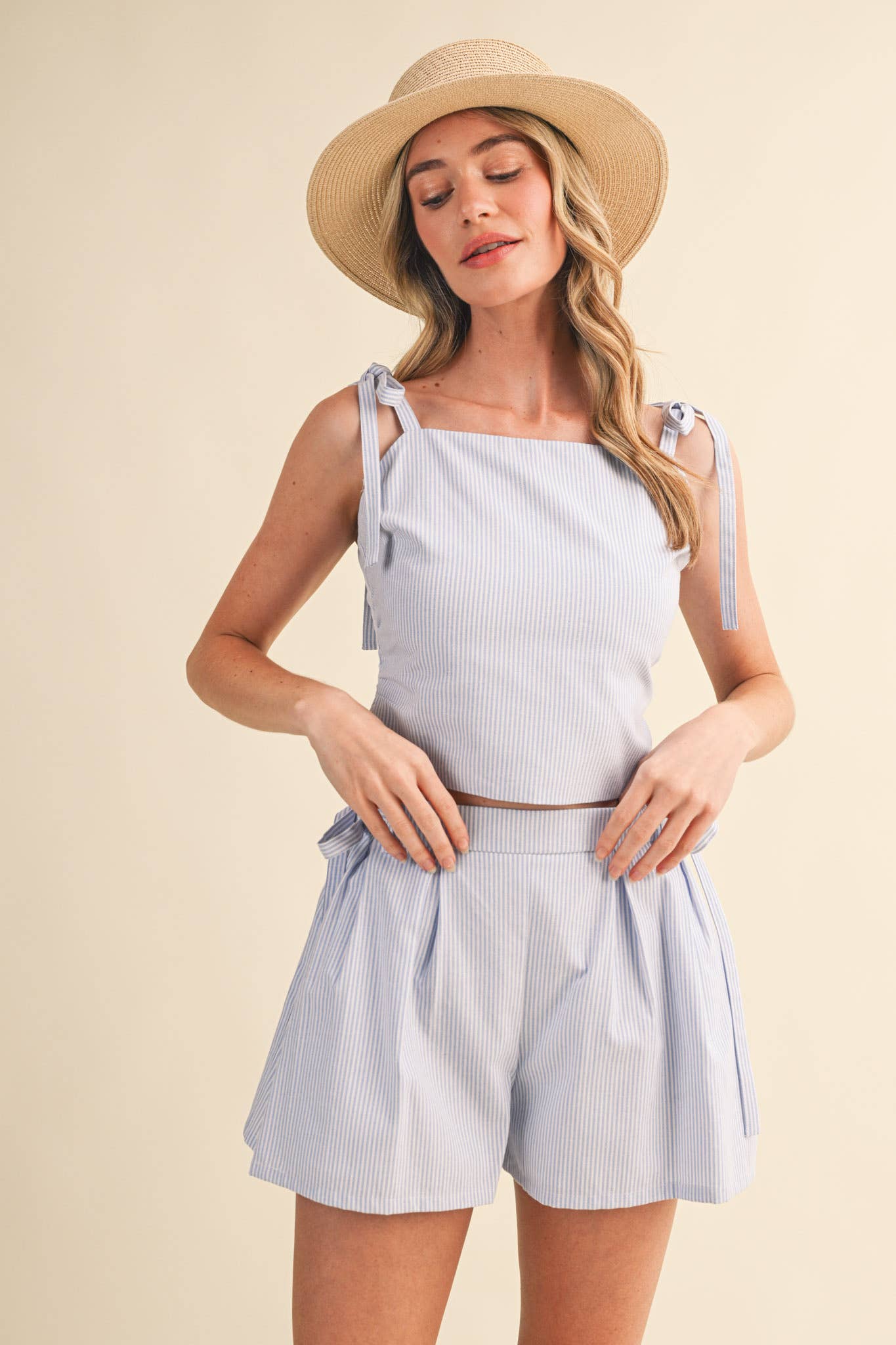STRIPED TIE SHOULDER CROP TOP AND SHORTS SET MPST4791: BLUE STRIPE / L