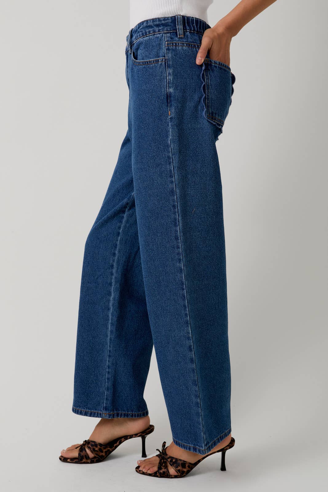 SCALLOP EMBO POCKET DENIM PANTS: DENIM / M