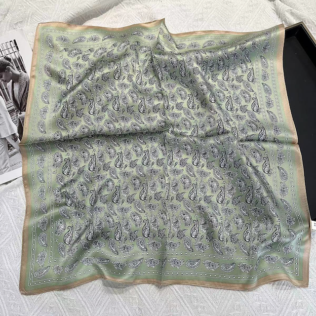 S25061 100% Silk Square Scarf (21"x21"): 02 CRM/GRN/YLW