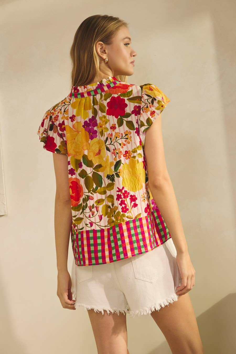 Floral Border Printed Flutter Sleeve Blouse: Peach Bloom / S