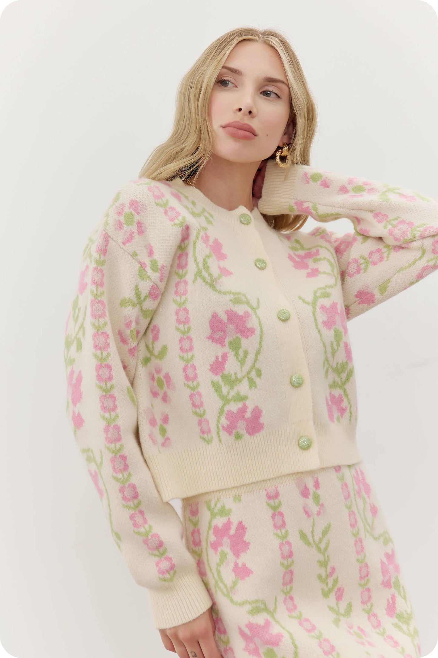 Floral Intarsia Sweater Cardigan: Cream / S