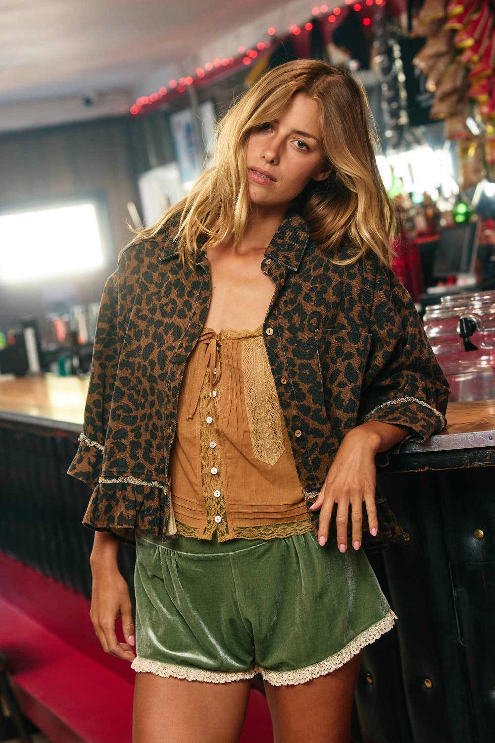 IT2444C Leopard Print Ruffle Hemline Shirt Top: Animal / S-M-L (2-2-2)