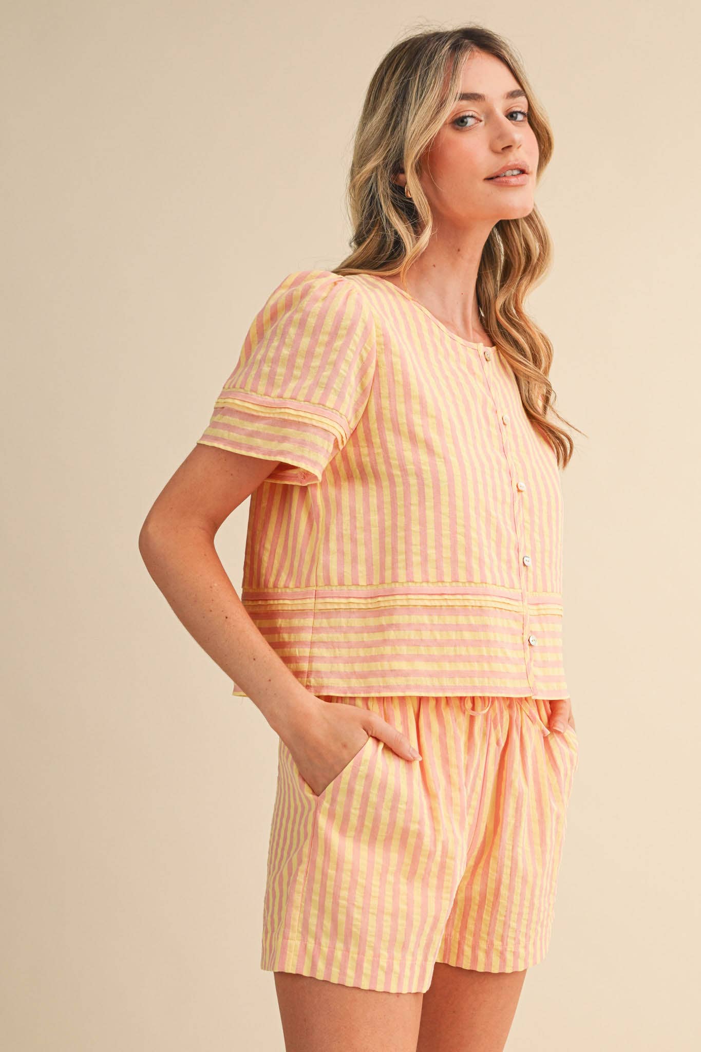 STRIPED BUTTON UP TOP AND SHORTS SET MPST4488: YELLOW PINK STRIPE / M