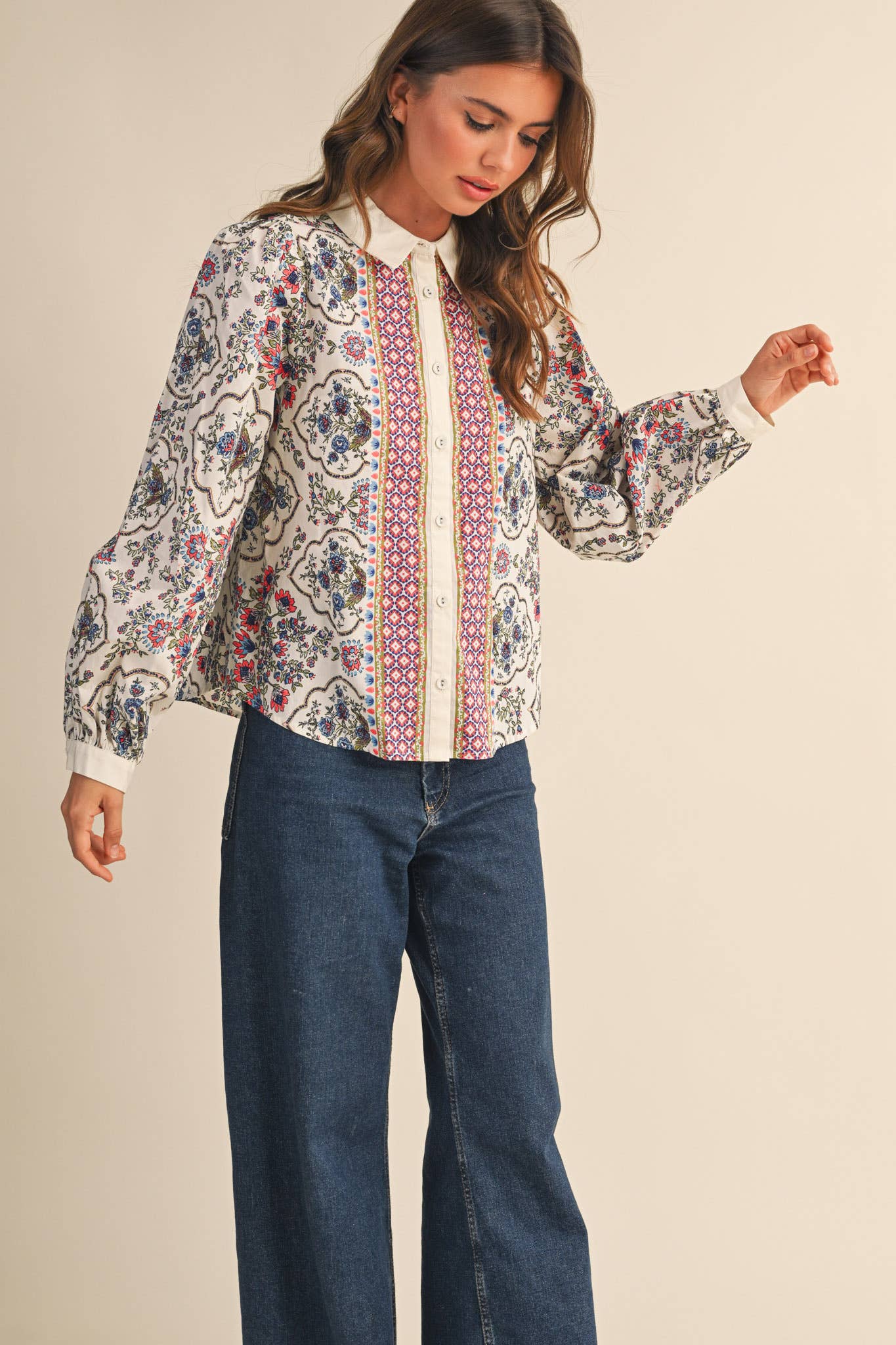 EXCLUSIVE FLORAL BORDER PRINT BUTTON UP TOP MTP4126: Ivory Multi / L