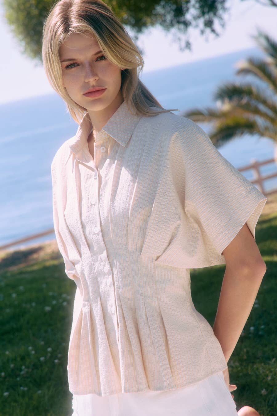 Button-up Shirt: White / M