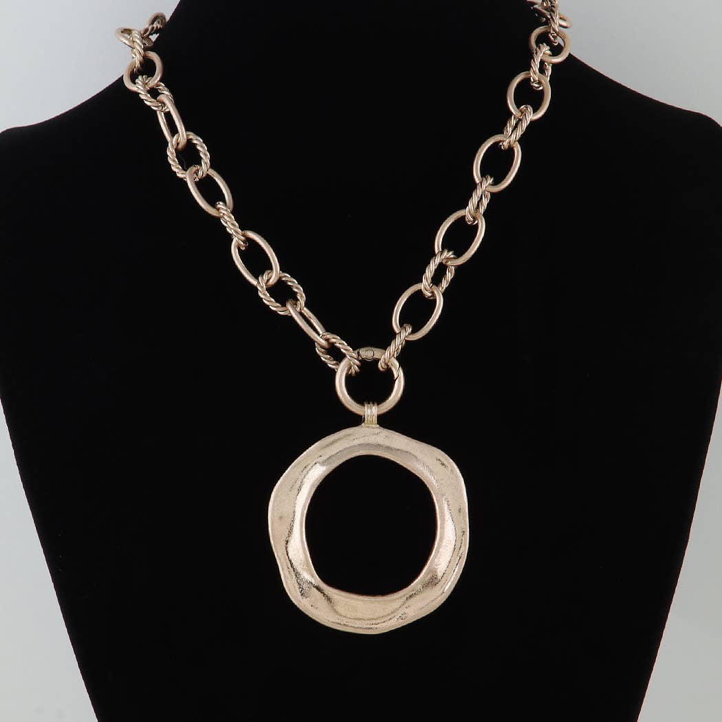 Hammered Loop Link Chain Necklace: GD
