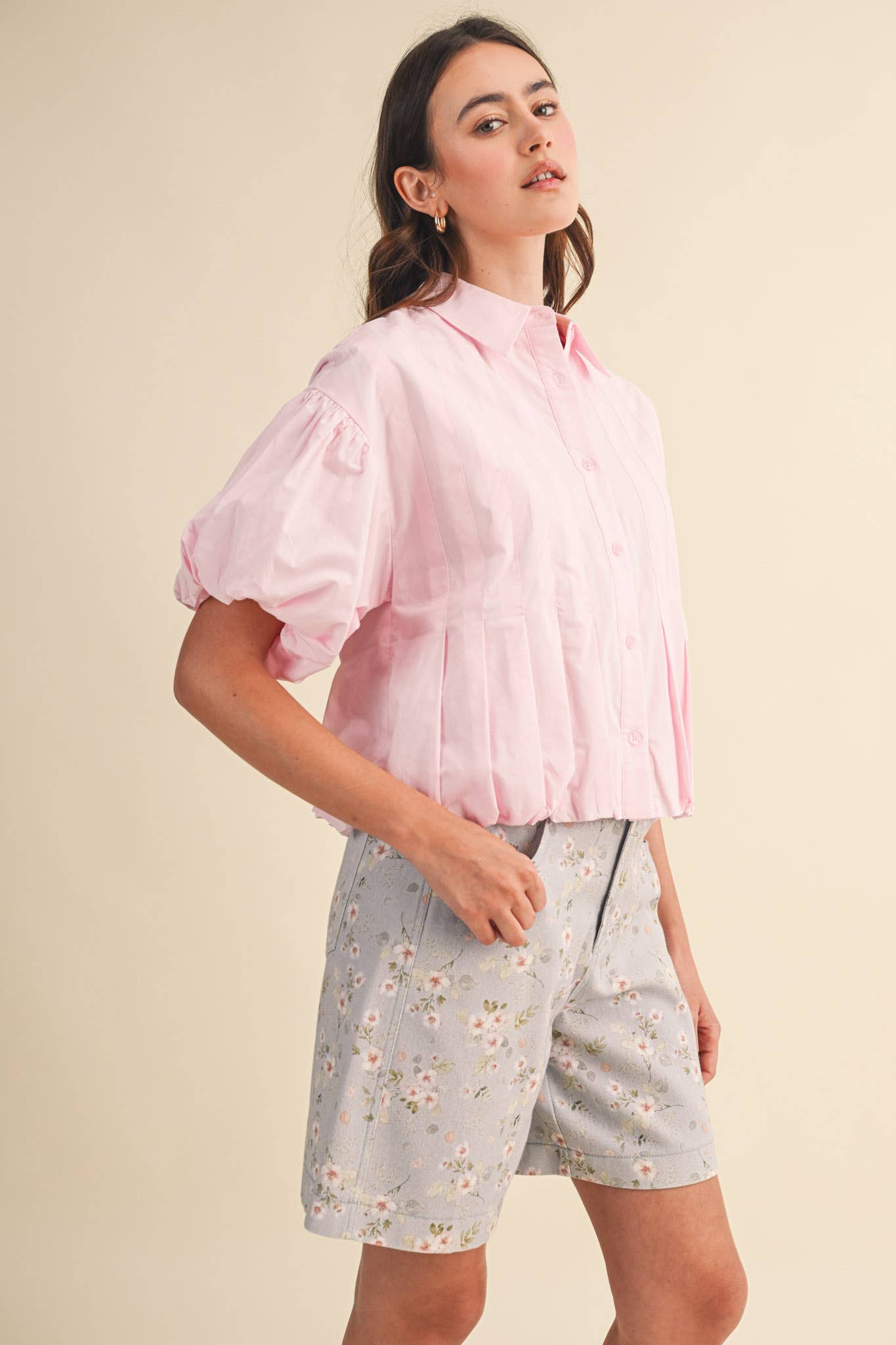 PLEATED BUBBLE HEM BUTTON DOWN TOP MTP4694: SKY BLUE / M