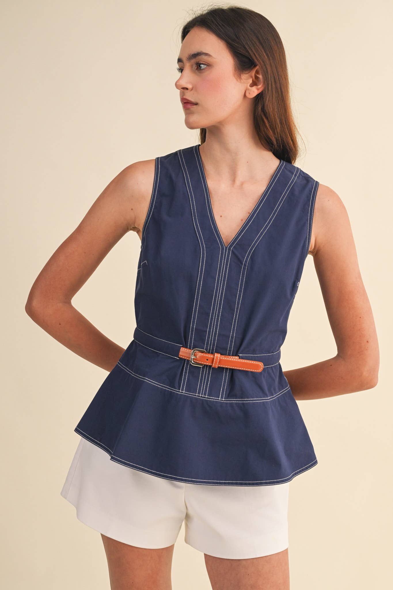 SLEEVELESS BELTED PEPLUM TOP MTP4684: OFF WHITE / L