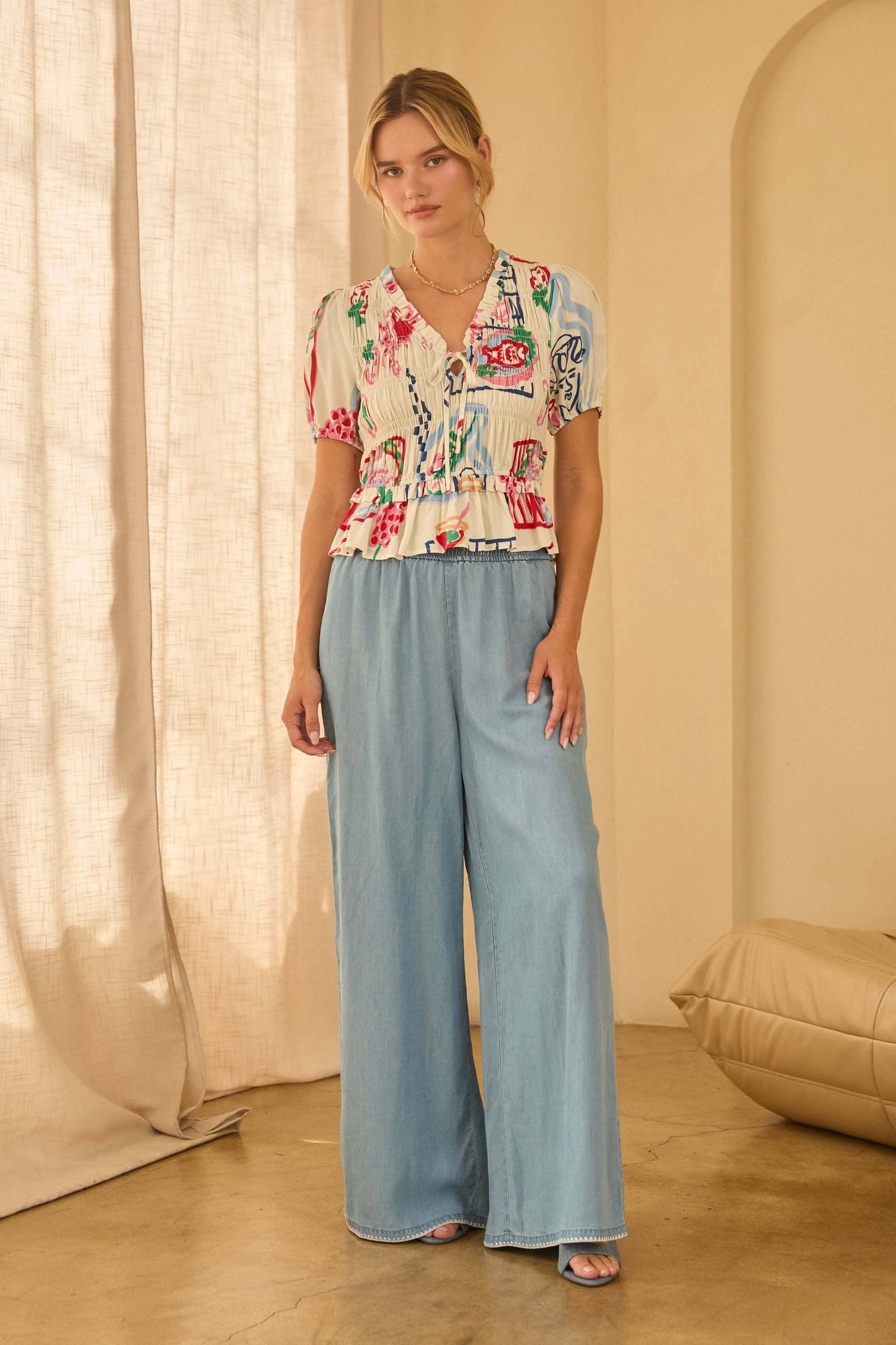 Short Sleeve Printed Peplum Top with Smocking Detail: White-Red / M