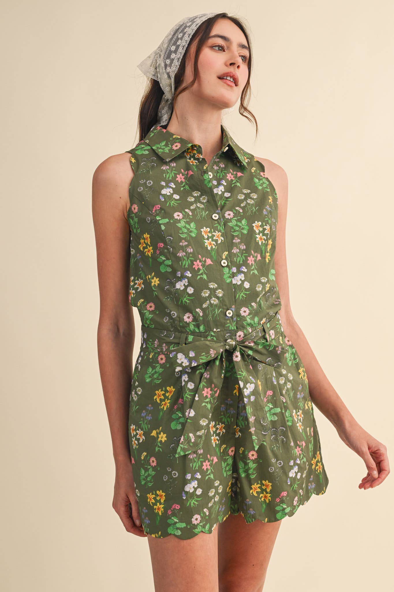 FLORAL PRINT SCALLOPED EDGE BUTTON DOWN ROMPER MP4898: OLIVE FLORAL / L