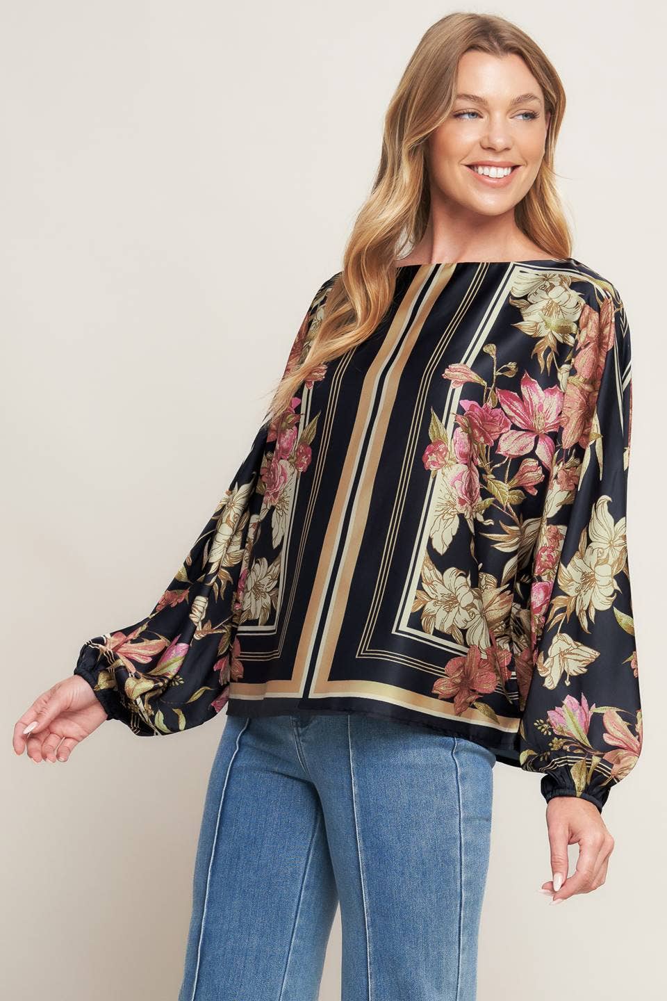 A printed woven top - IT13893: Black / Contemporary / S