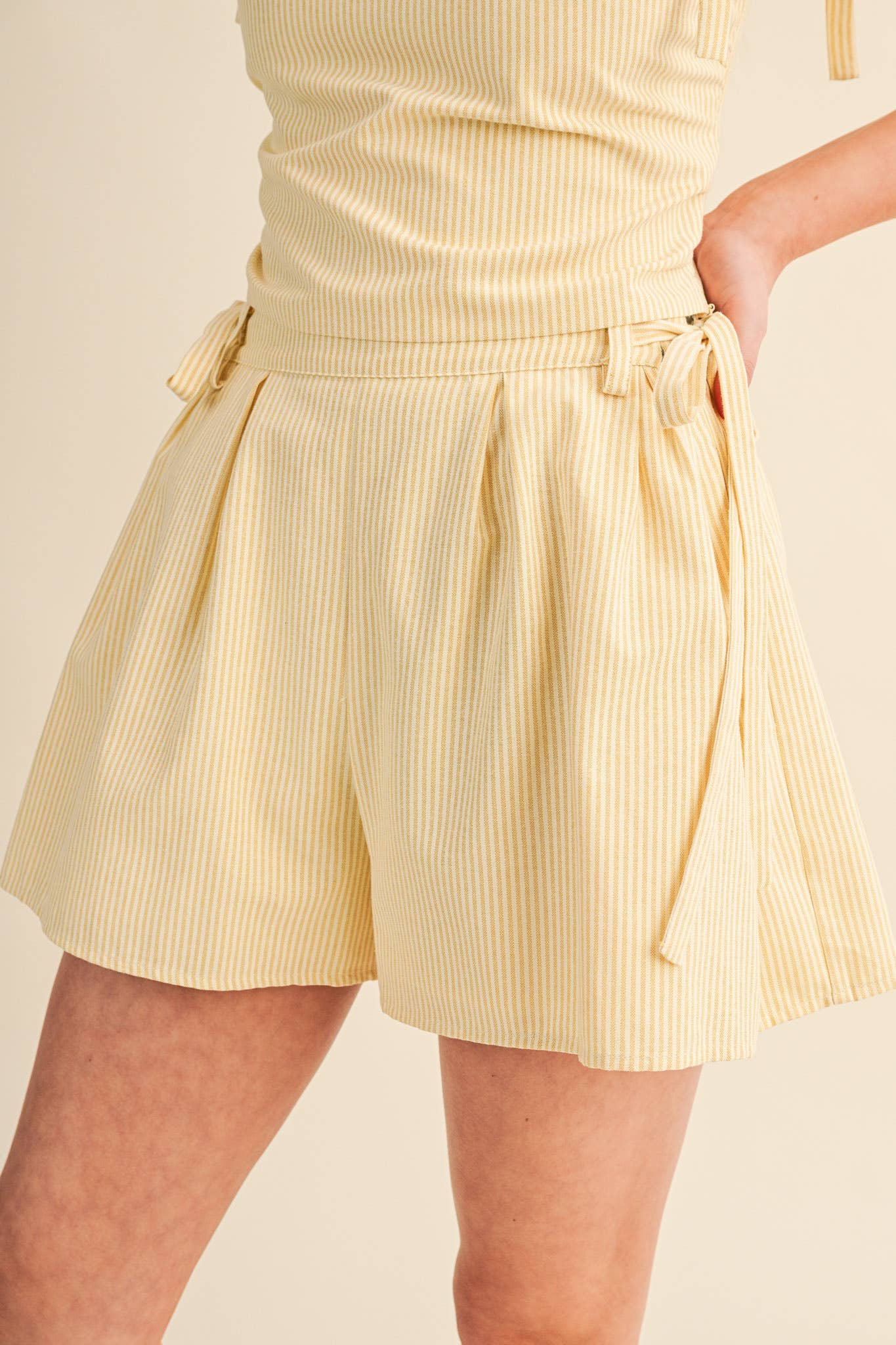 STRIPED TIE SHOULDER CROP TOP AND SHORTS SET MPST4791: BLUE STRIPE / S