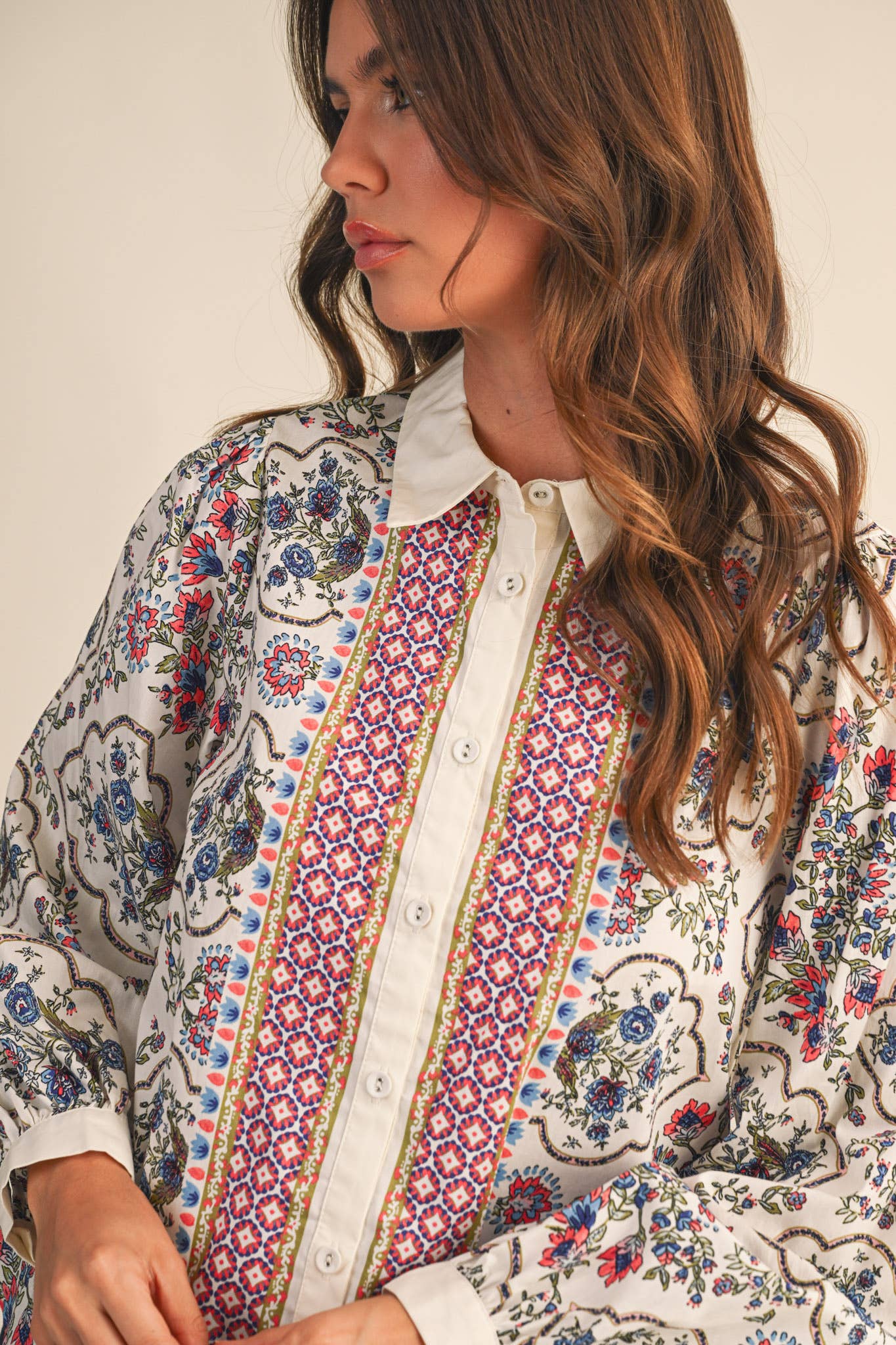 EXCLUSIVE FLORAL BORDER PRINT BUTTON UP TOP MTP4126: Ivory Multi / L