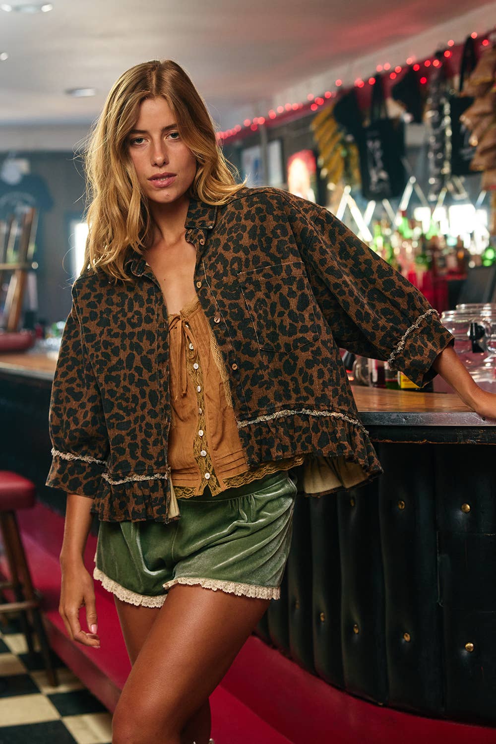 IT2444C Leopard Print Ruffle Hemline Shirt Top: Animal / S-M-L (2-2-2)