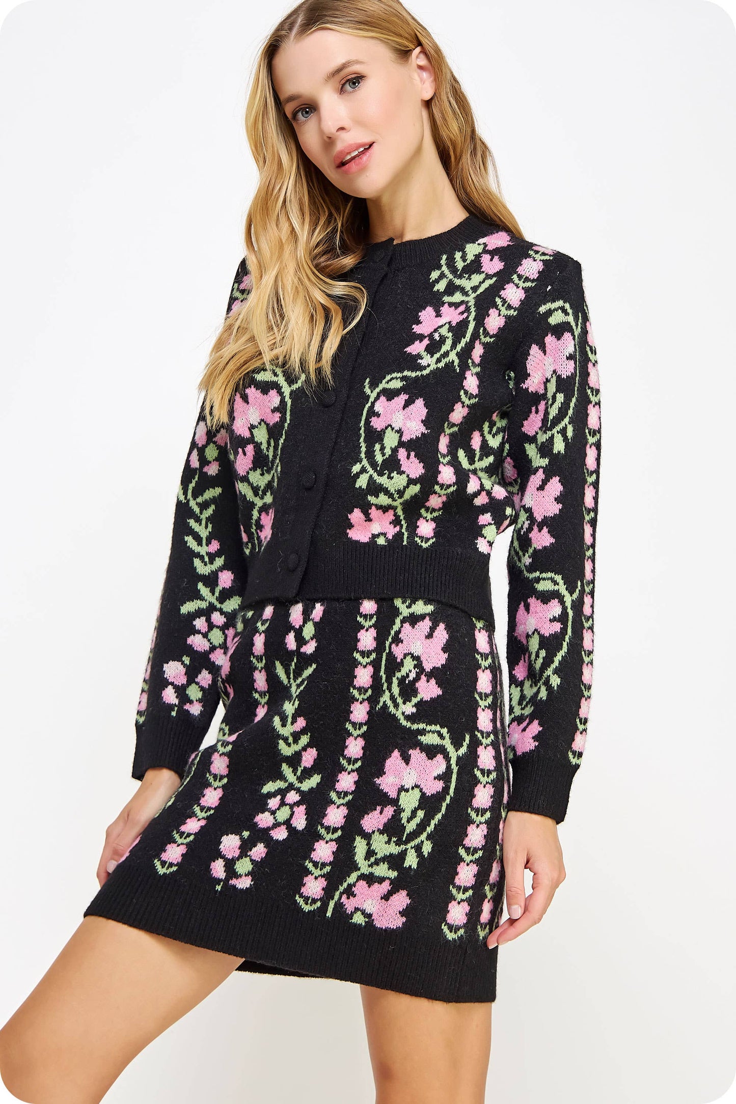 Floral Intarsia Sweater Cardigan: Cream / S