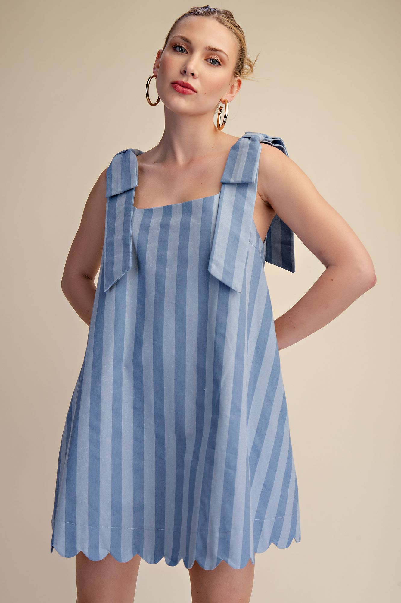 Scoop Neck Bow Shoulder Scallop Mini Dress: Taupe / S
