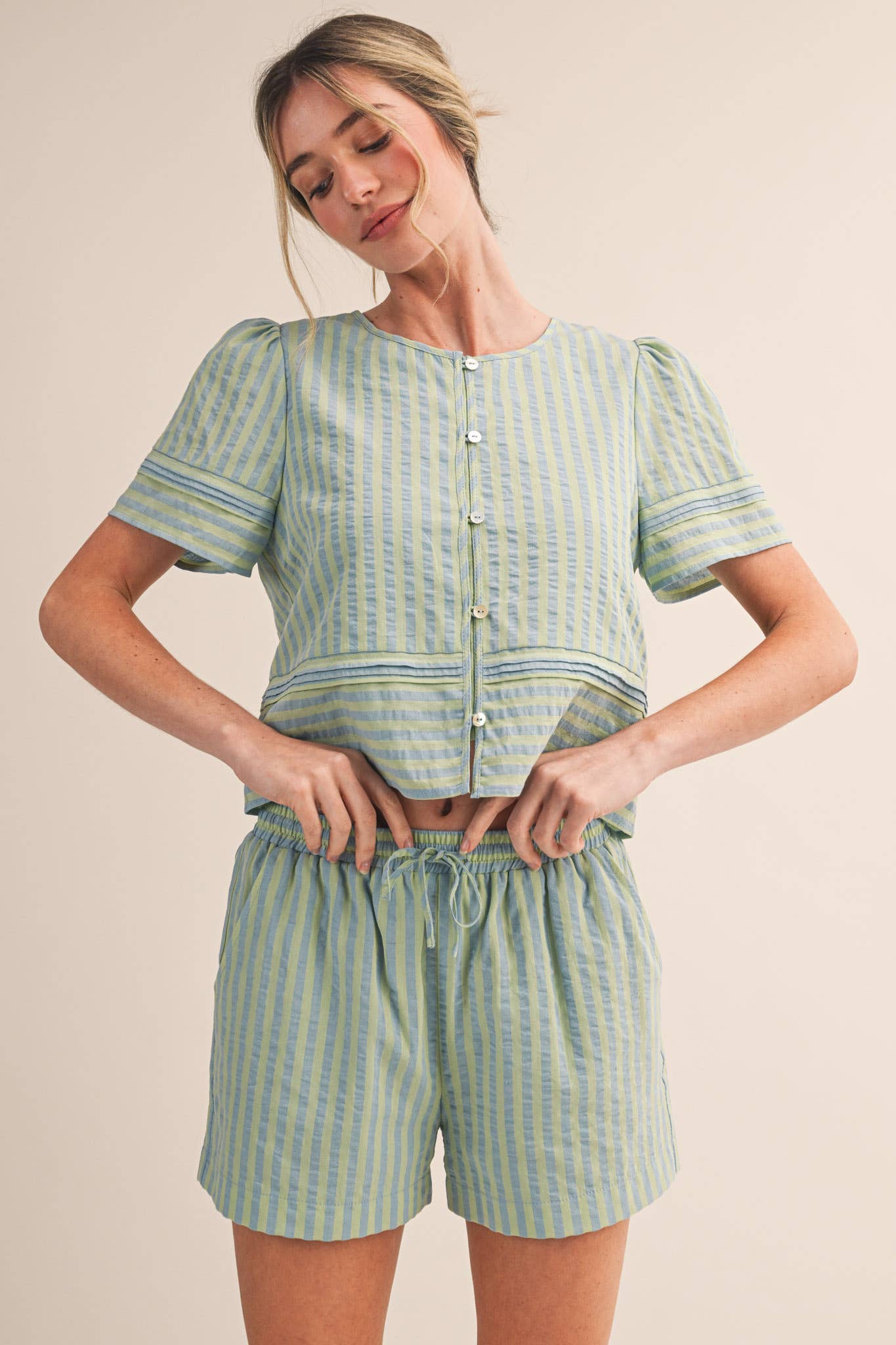 STRIPED BUTTON UP TOP AND SHORTS SET MPST4488: YELLOW PINK STRIPE / M