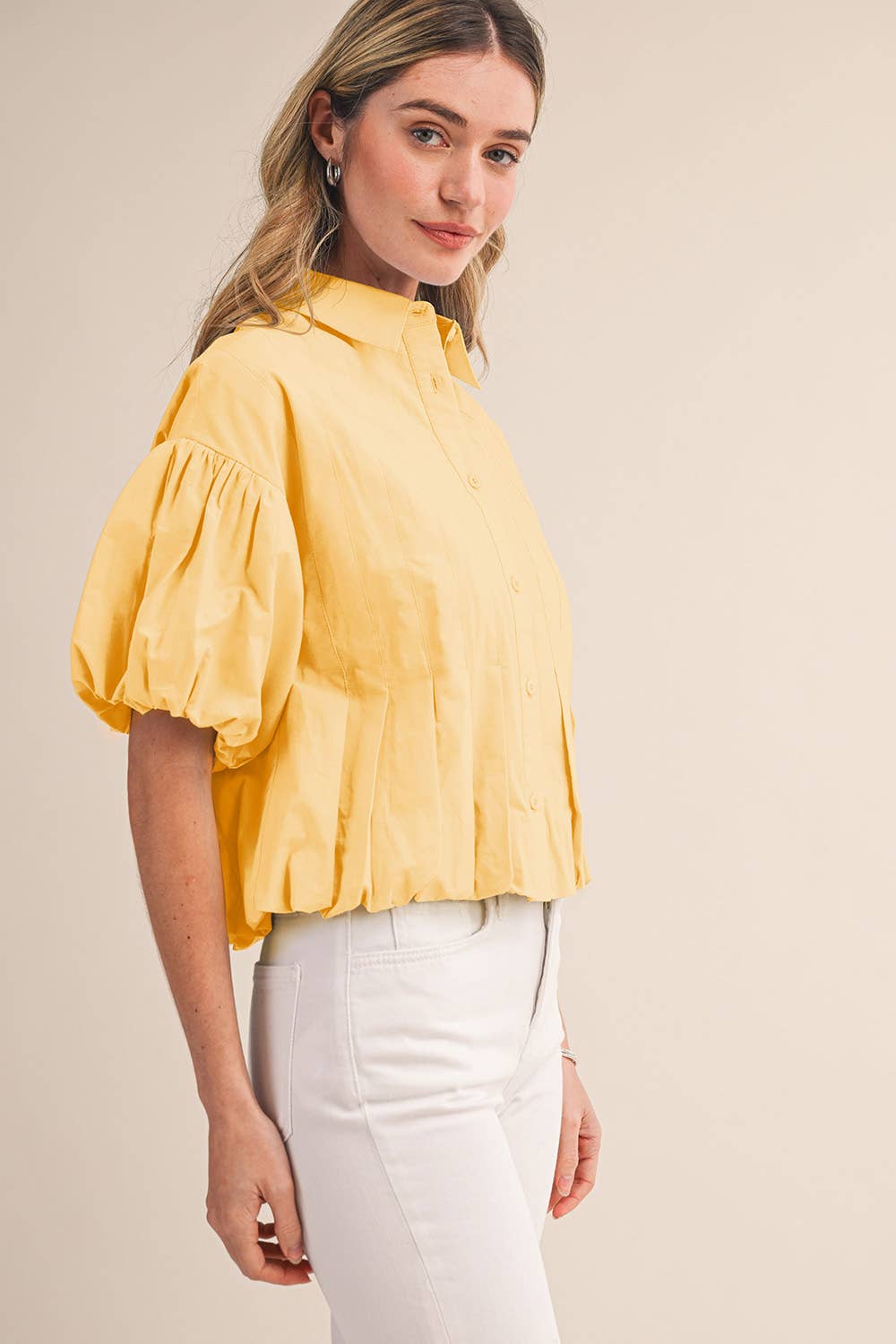 PLEATED BUBBLE HEM BUTTON DOWN TOP MTP4694: OFF WHITE / S