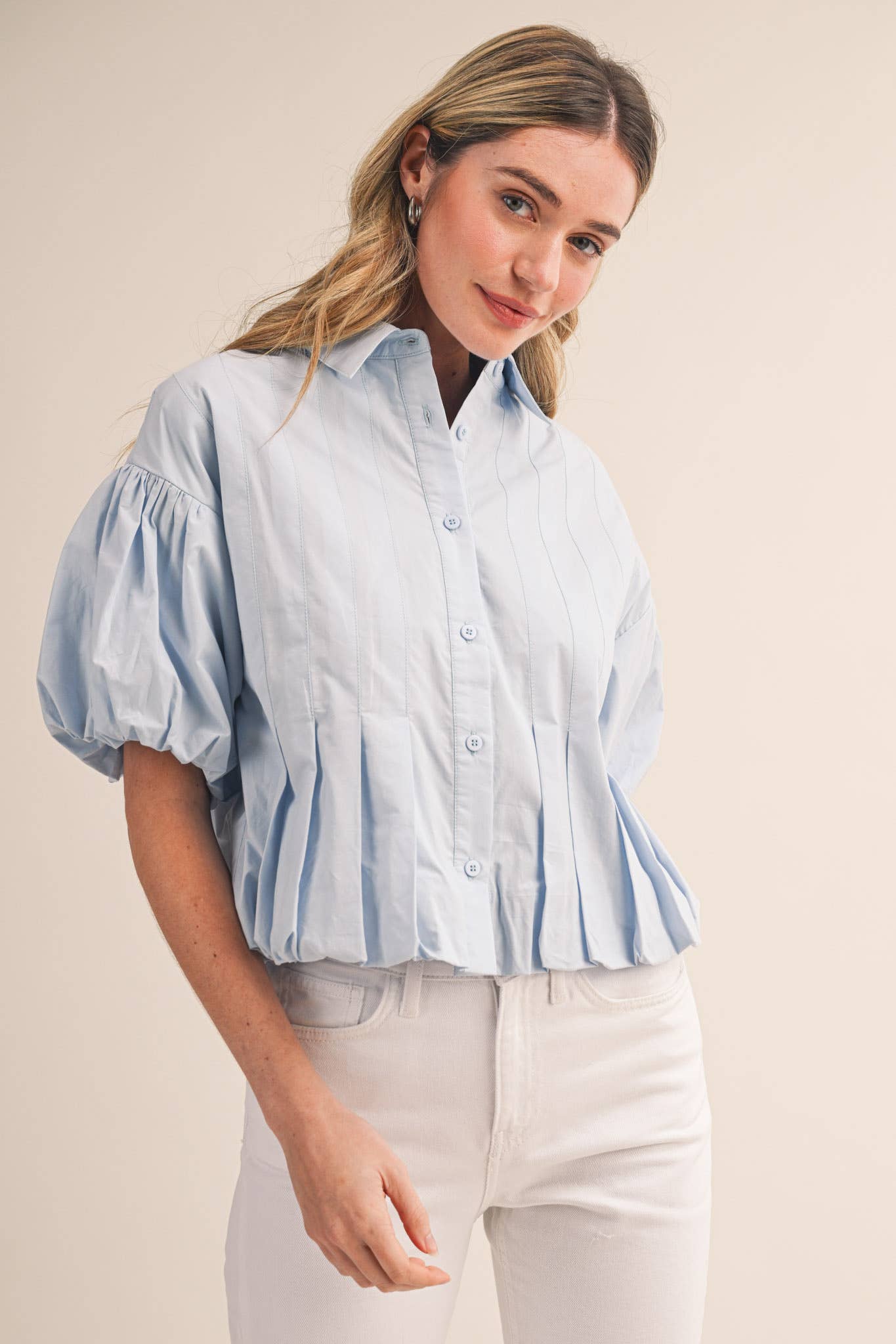 PLEATED BUBBLE HEM BUTTON DOWN TOP MTP4694: SKY BLUE / M