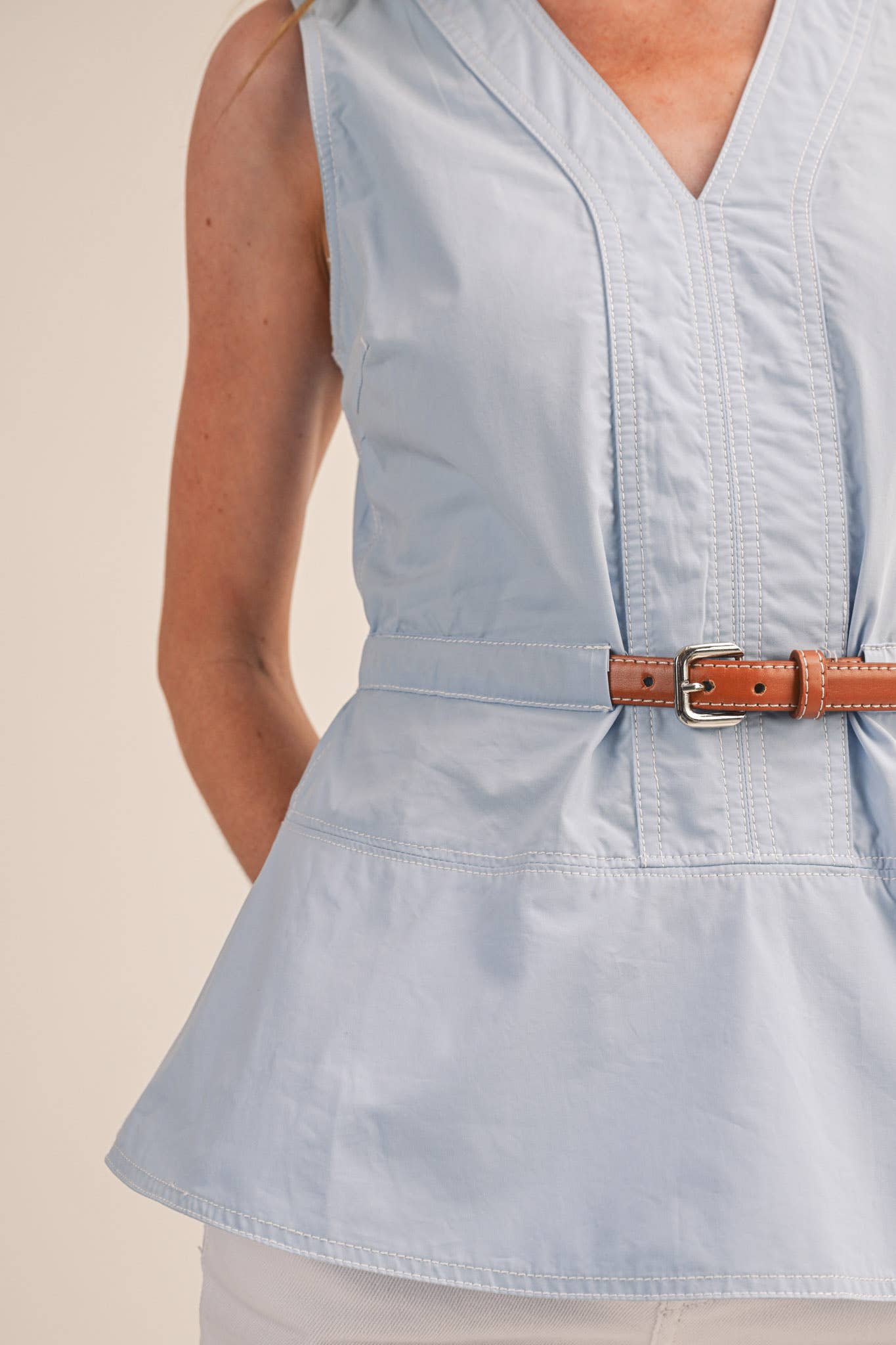 SLEEVELESS BELTED PEPLUM TOP MTP4684: OFF WHITE / S