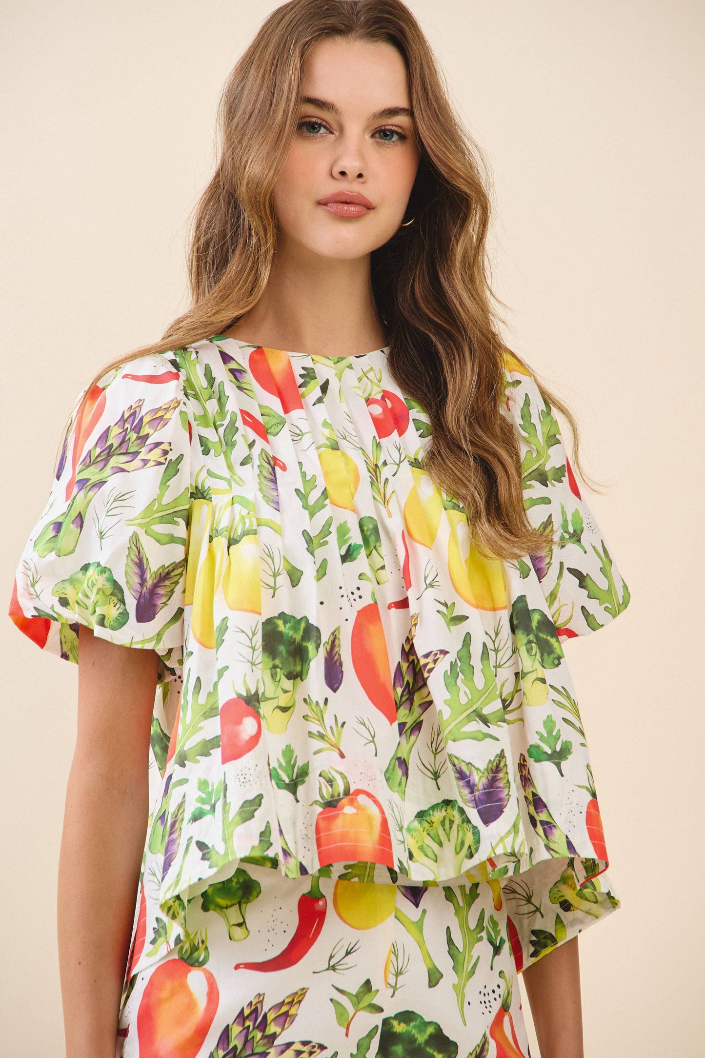 CT9559-Fruit Print Pleated Neckline Poplin Top: MULTI / L