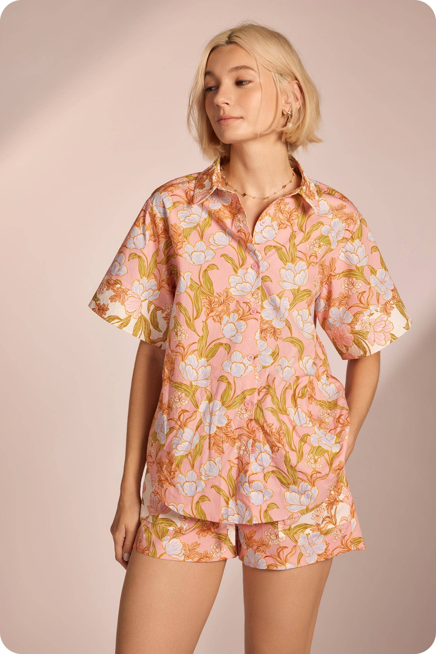 Floral Print Shorts: Pink/white Multi / L